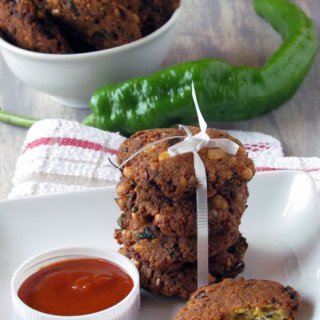 Paruppu vadai recipe- a easy South Indian lentil recipe great for evening snack or appetizer.