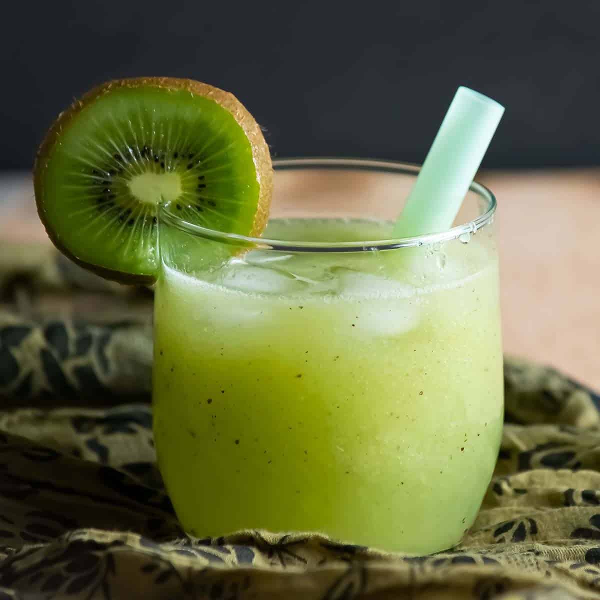 Fresh Kiwi Juice Recipe - Pepper Bowl