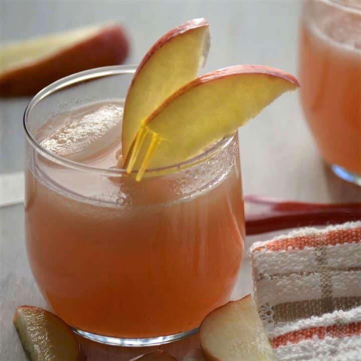 apple juice served over glasses