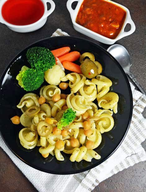 Girelle Pasta with chickpeas and Olives