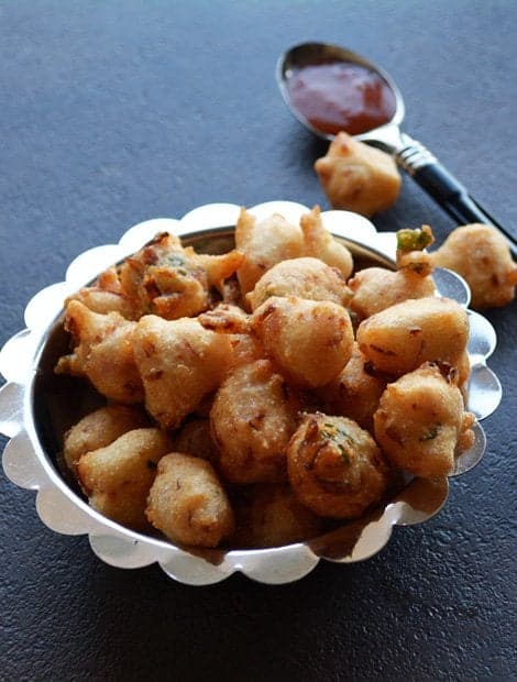 Punugulu with Idli Batter is very easy, much quicker recipe with easily available ingredients. A popular snacking recipe that does not require any side dish