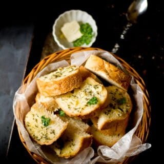 homeamde garlic bread easy recipe