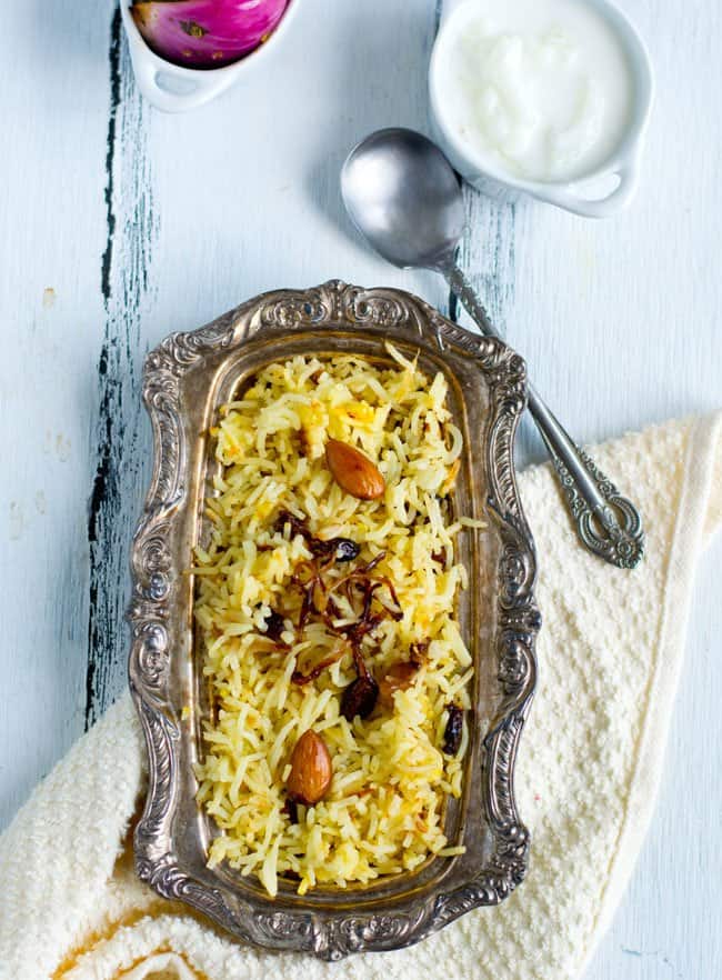 This Kashmiri Pulao, always turnouts as a super hit dish whenever we make at home. It is very flavorful, rich and with the hint of sweetness of dry fruits. The good part is that it is easy to make.