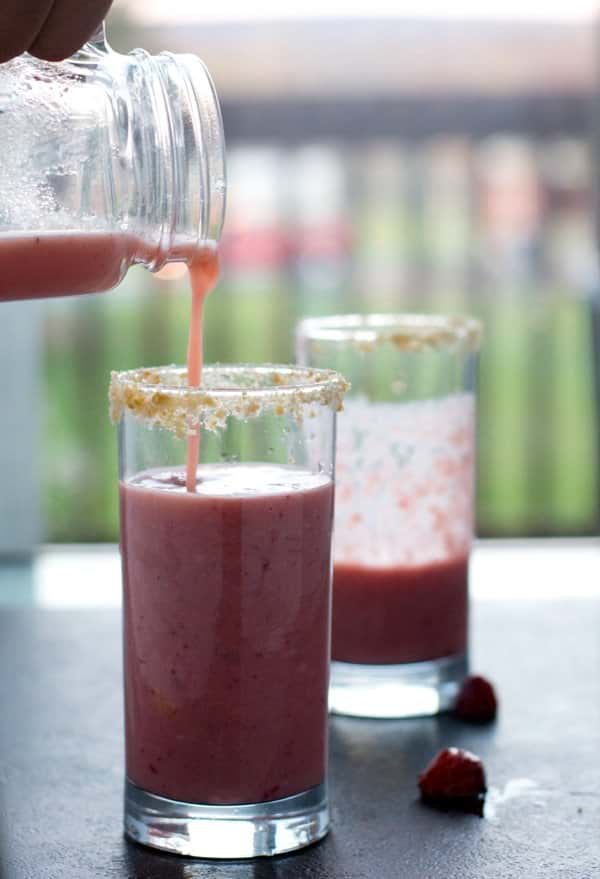 strawberry pineapple smoothie with yogurt, is a perfect blend of delicious strawberries and pineapple. It is rich and creamy best to be served for breakfast.