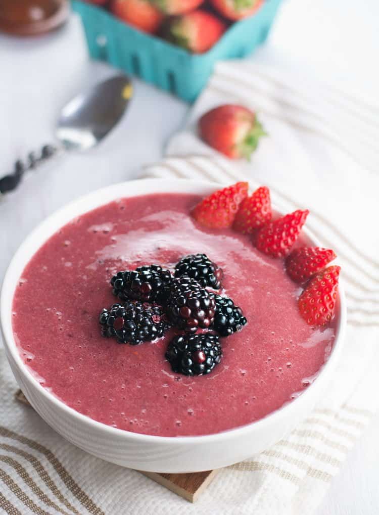 The best Berry Smoothie bowl Recipe, is healthy breakfast for mornings. This dish is made with fresh berries like strawberries and apple. A filling diet for breakfast or for mid day snack. Also this raw vegan diet tastes great with the blend of fresh fruits.