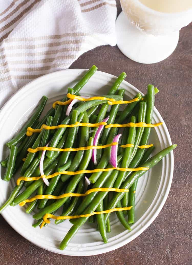 Balsamic Green Bean Recipe, a healthy and fresh side dish, tossed with balsamic vinegar. This is healthy, paleo and whole 30 dish. Steamed green beans are glazed with balsamic, perfect for family and potlucks.
