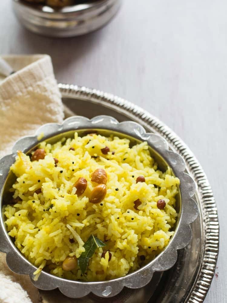 Chitranna Rice Recipe / nimbehannu chitranna is the easy recipe. Best for busy weekdays