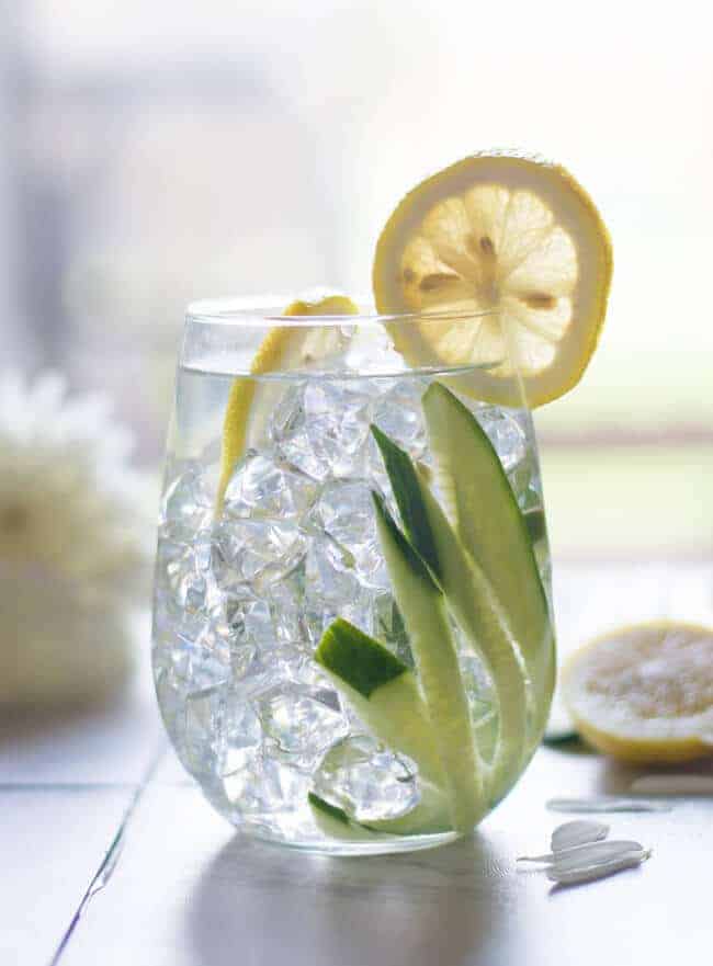 Cucumber lemon ginger water, perfect to have it in the mornings and its benefits are plenty. It is believed that this healthy drink helps to cleanse and lose weight. An essential for the summer, enjoy every sip and beat the heat of summer.