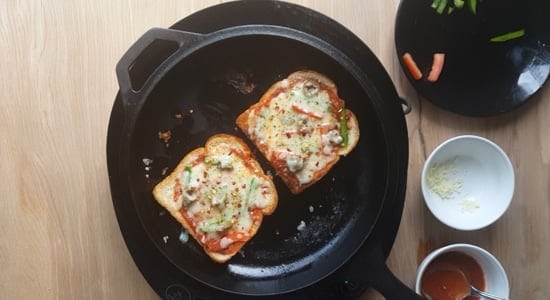 Bread pizza-step-3