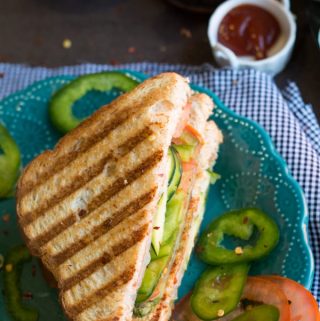 Healthy Bombay toast sandwich recipe is an easy breakfast that does not require any cooking that you can make easily in the morning hours.