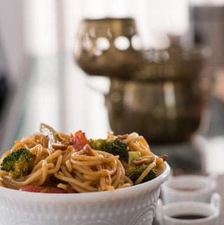 One pot spicy Thai noodles with peanuts recipe