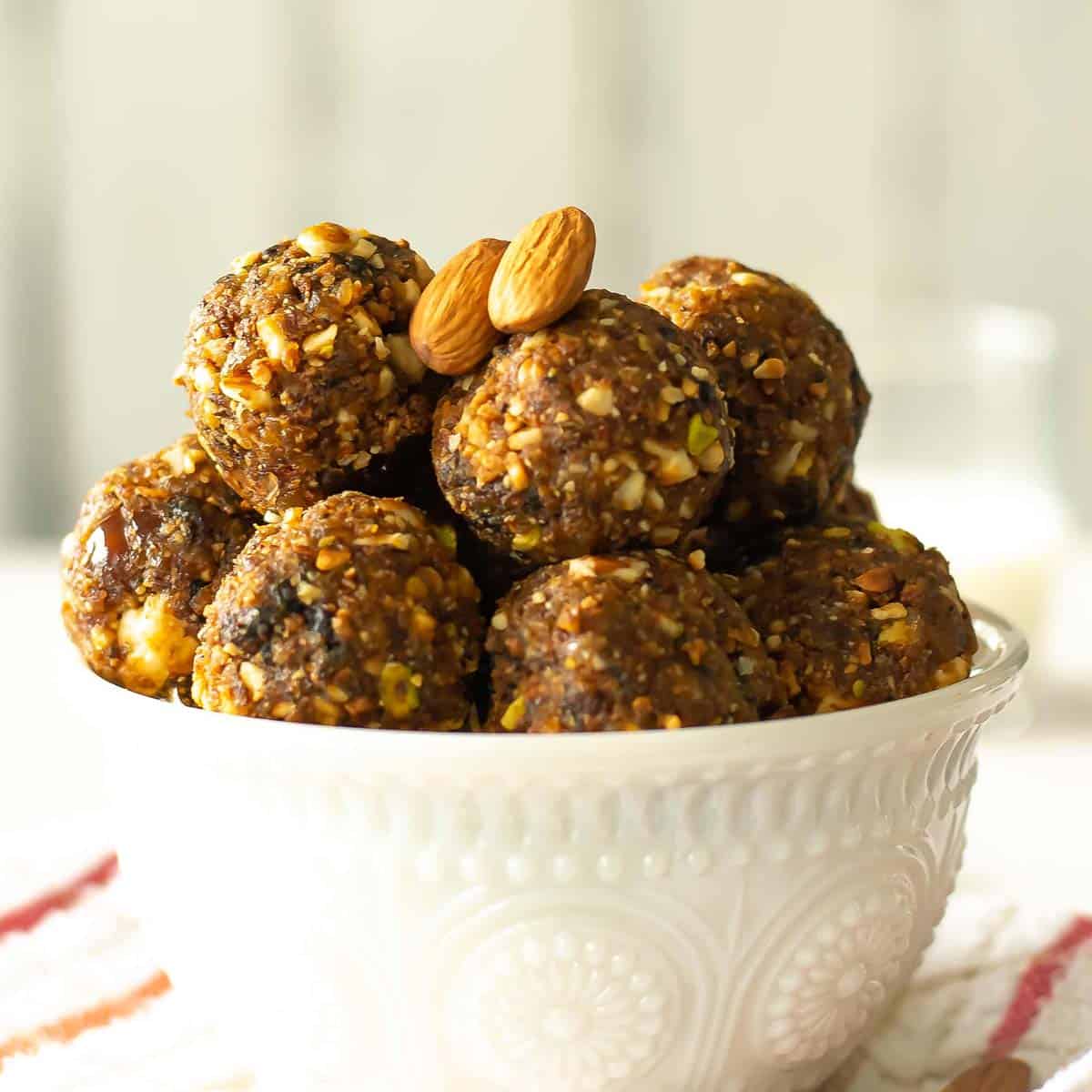 Easy, healthy, dry fruit laddo. Protein rich best for mid day snack or as dessert.
