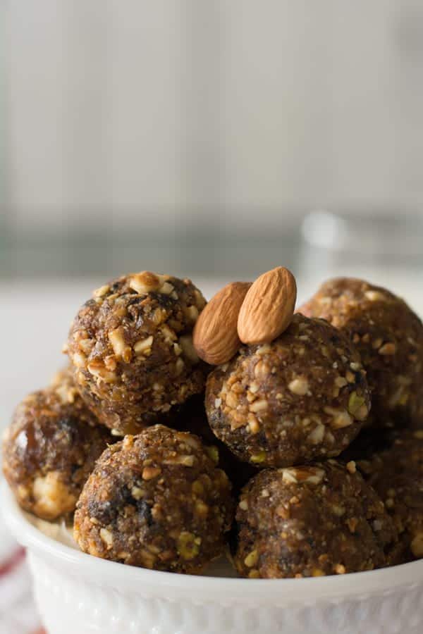 Dry fruit laddu is one of the amazing recipe to boost the energy with the nature. It is an high energy snack best for mid day snack or evening snack. It's amazing to eat right after your gym workouts and exercises.