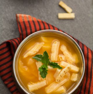 If you want a soup that fills your stomach without leaving you heavy, you should definitely try this Clear tomato soup recipe. A light, mild, heartwarming soup to serve as a side. Like to add up, It tastes excellent with the hint of mint's aroma.