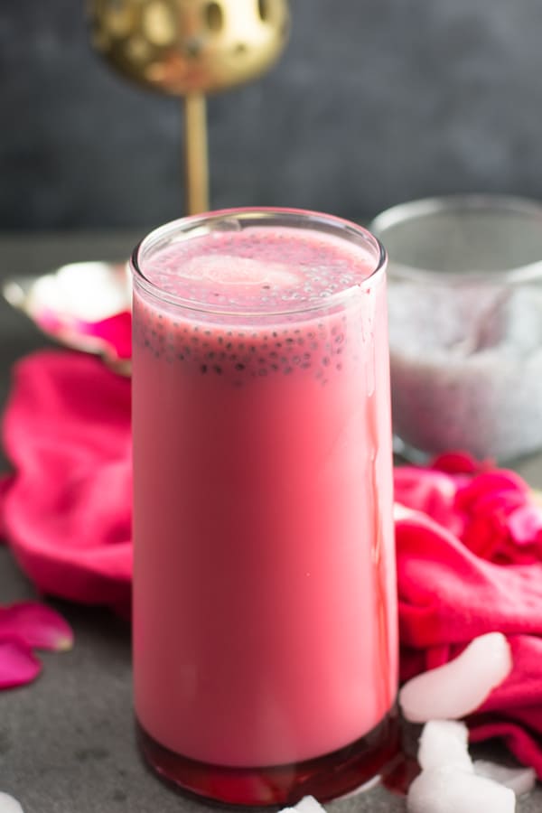 This rose milkshake drink is tasty, light and easy-drinking, tends to sip away more quickly than you expect.