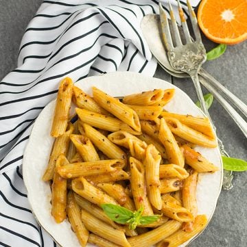 Instant pot penne pasta recipe, super quick, easy and the most straight forward recipe that never fails. Al dente Penne pasta drenched in the marinara sauce with the Italian herbs. A complete healthy Italian dinner is ready within minutes.