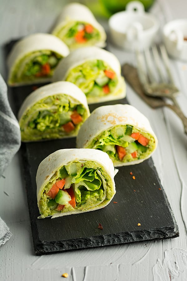 This hummus wrap jalapeno pinwheels, a comforting dish with the bundles of natural flavors and tastes with crunchy vegetables and buttery chickpea. 