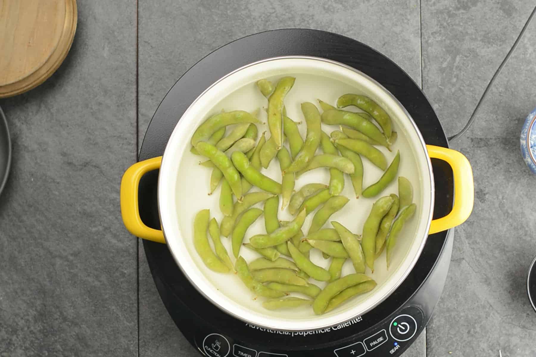 edamame in a boiling water