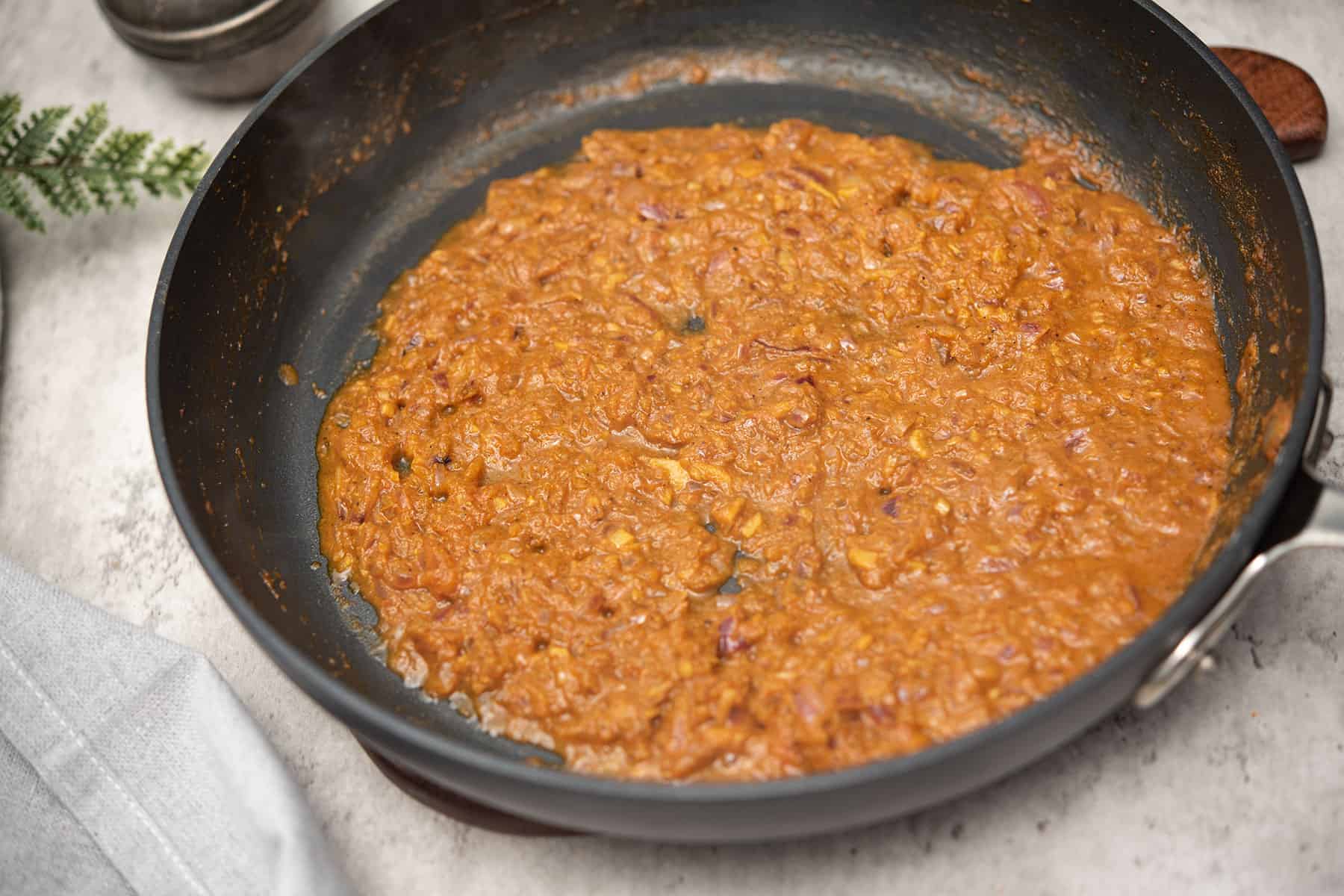 thicken gravy mixture for almond milk curry