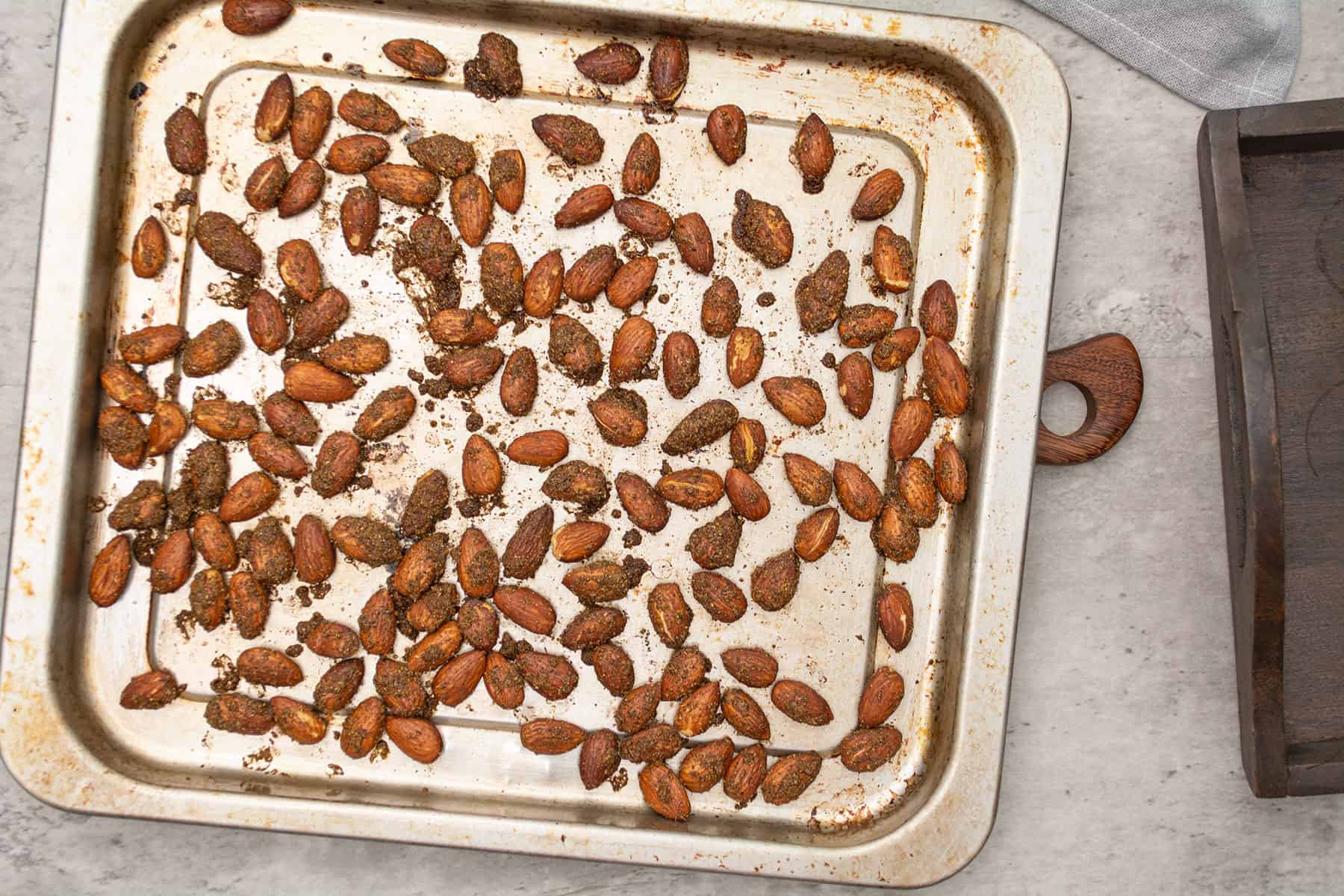 how to make curried almond step-baked almonds in a tray