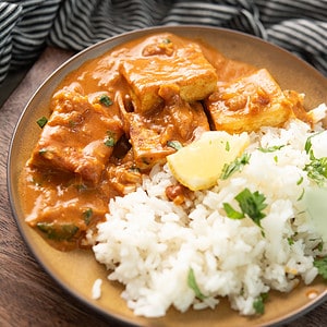 Experience fabulous Indian flavors with our spicy, creamy tofu curry. Vegan and delectable, this dish is ready to enjoy in just half an hour.