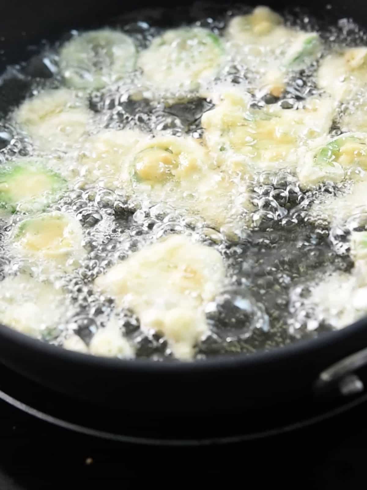 step 3: deep frying the jalapeno slices  