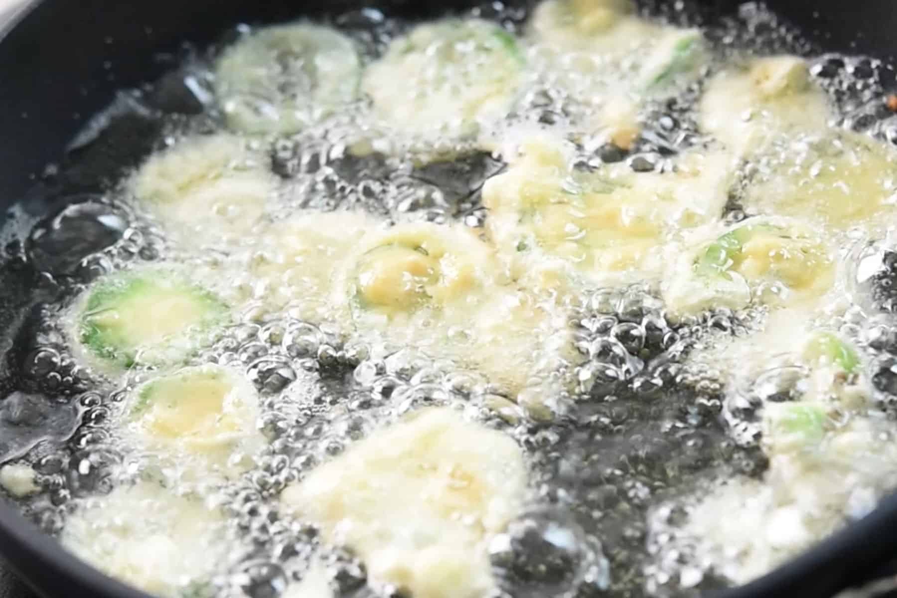 steps and procedure of fried jalapeno -thrid stage frying the cooking oil