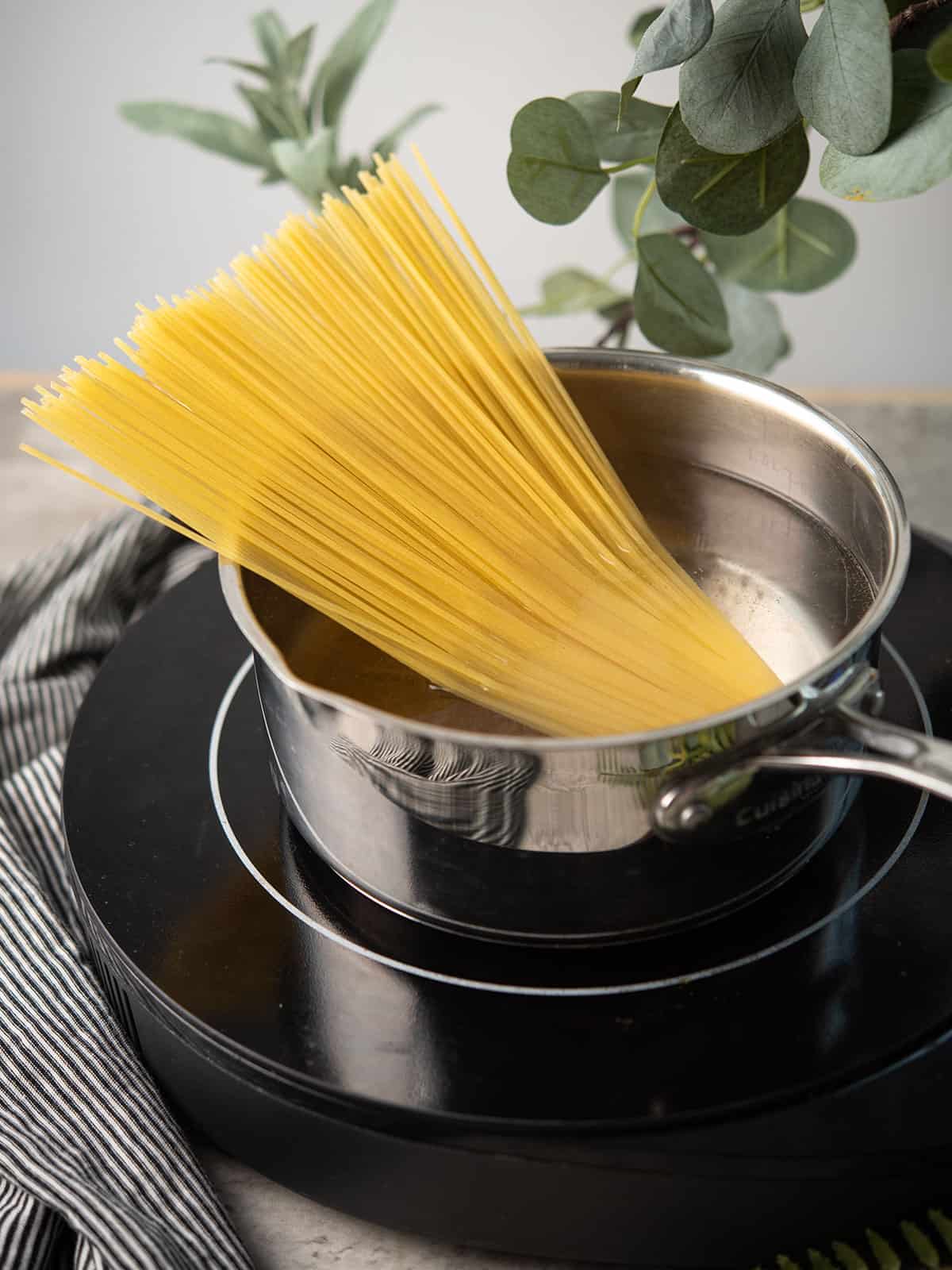 step:1 cooking pasta for making jalapeno spaghetti