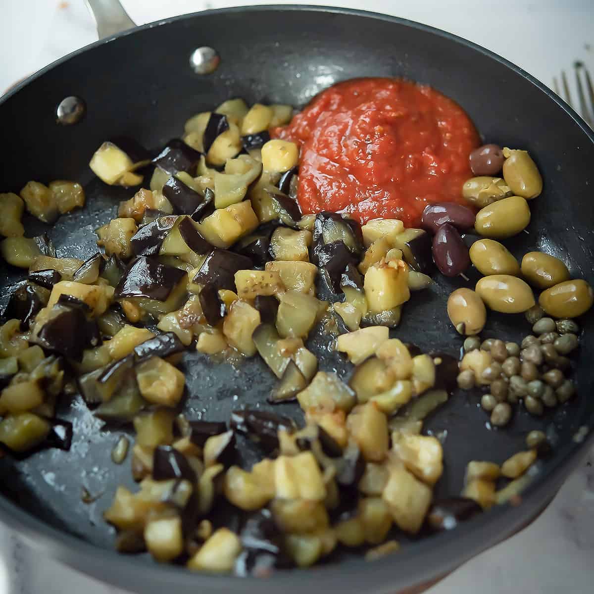 Adding spices to the mixture