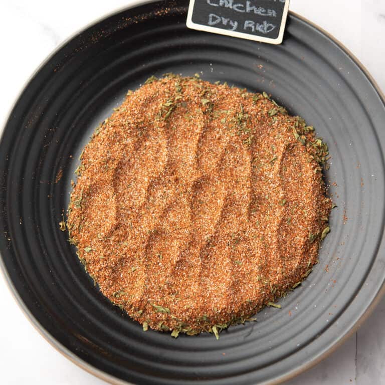 buffalo chicken dry rub placed in a plate that's ready fpr seasoning.