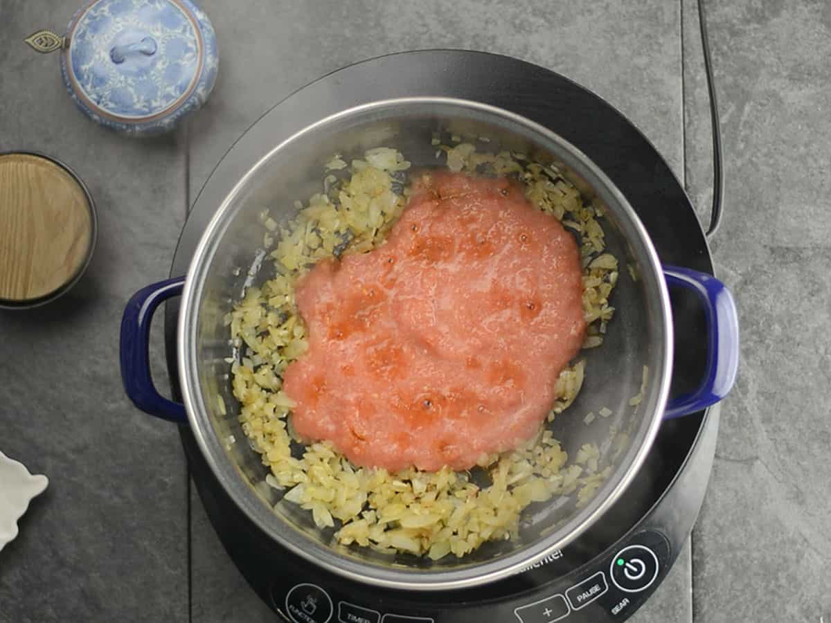 fresh tomato puree added