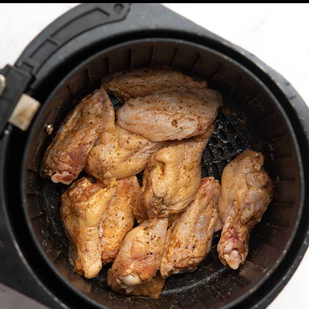 chicken wings in the airfryer.