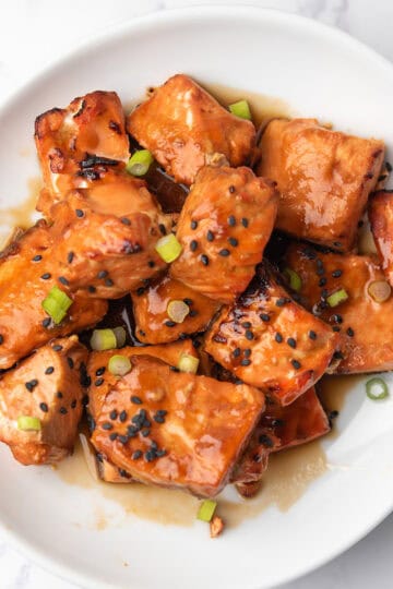 teriyaki salmon bites served for the dinner.